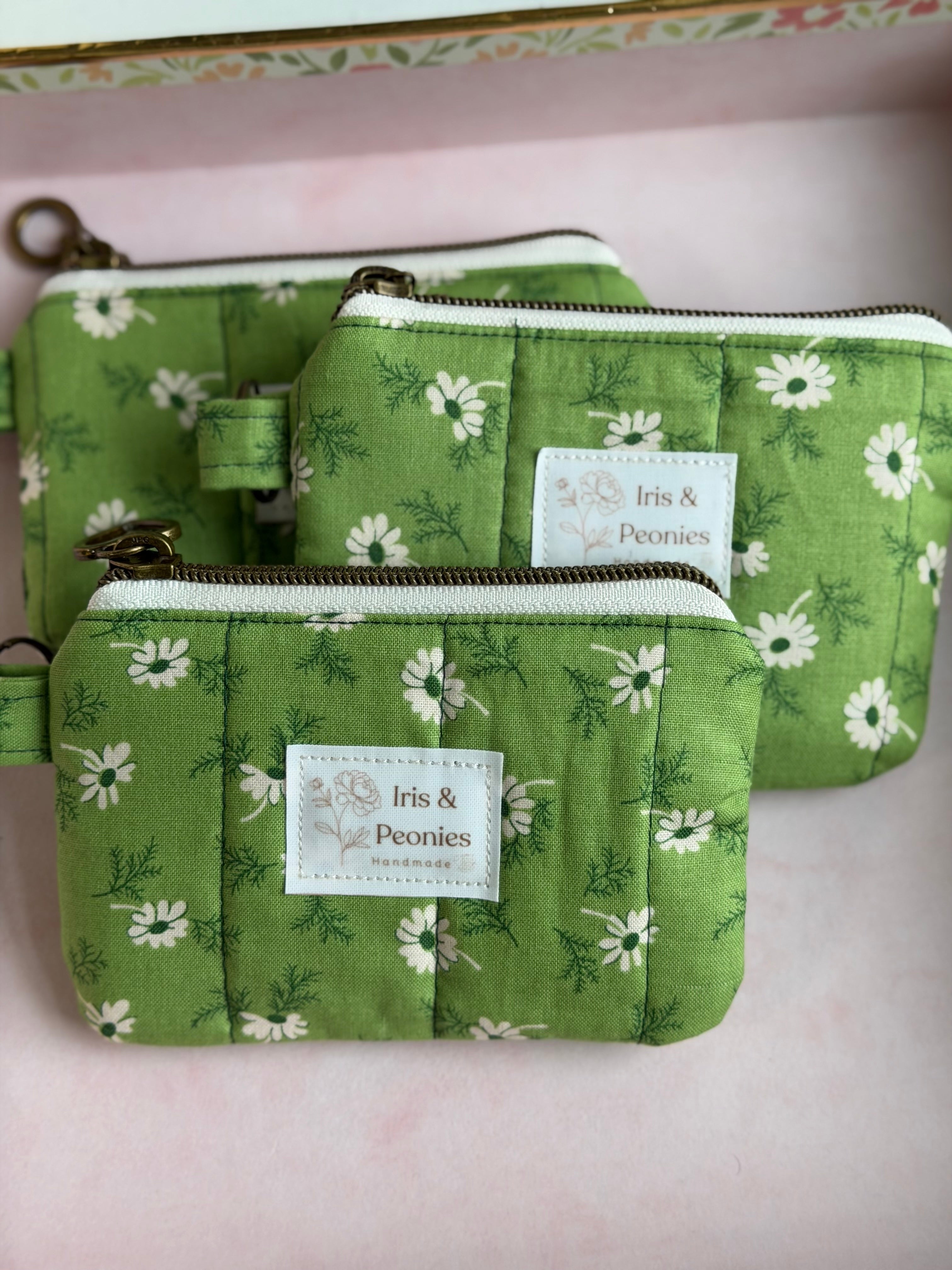 Keychain Wallet - Green Pasture Posies