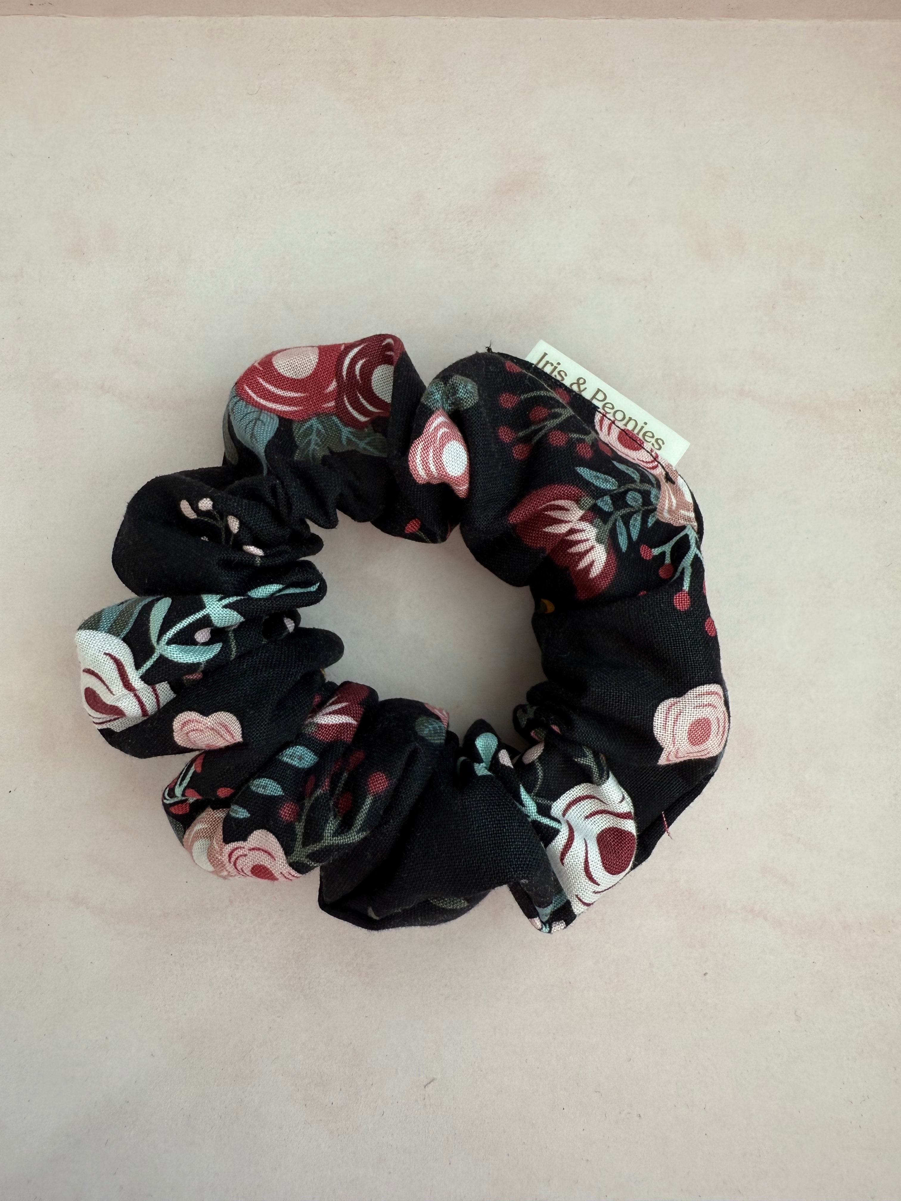 Regular Scrunchie - Wild Rose Noir