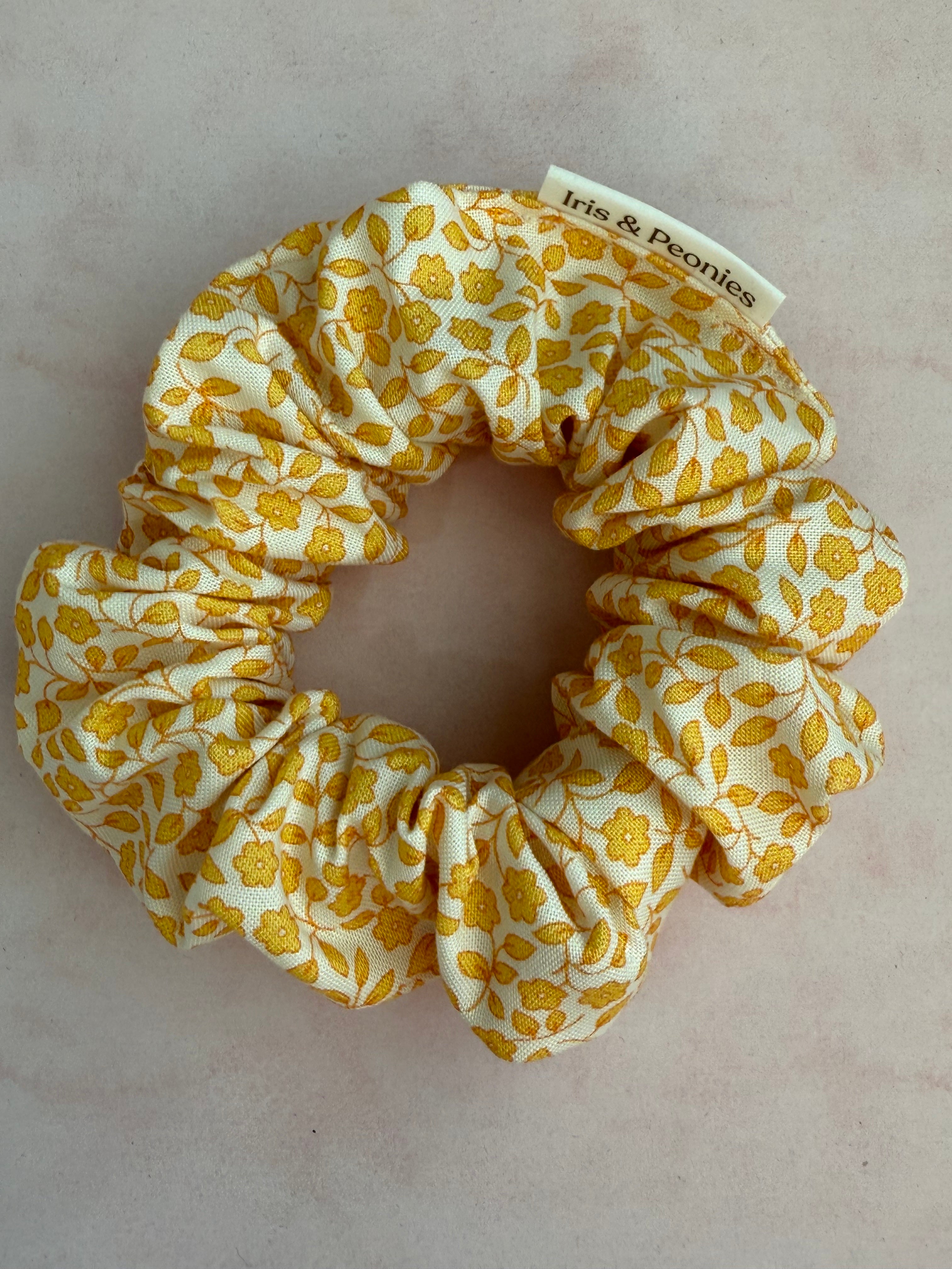 Regular Scrunchie - Daisy